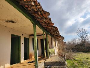 PANORAMA THE DAM OF TICHA, Old one-Storey House with large r