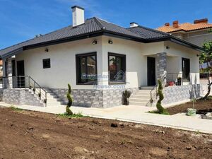 SOLD.Spacious renovated house in the town of Kavarna