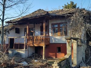 Another cheap Bulgarian house with nice views