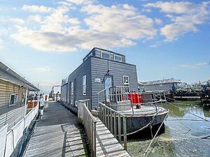 Stunning Contemporary Houseboat - Lady Grey   £225,000