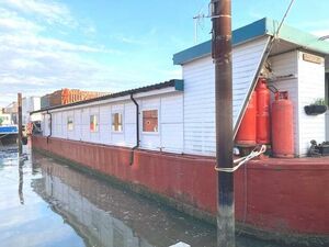 Characterful Houseboat - Tantalus £135,000