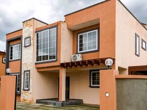Exexutive 4bedroom house @ East Airport/+233243321202