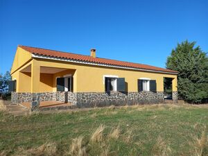 Chalet with land and grape vines Extremadura/Trujillo