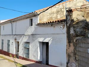 Village house/Spain/Extremadura/Trujillo/Madroñera