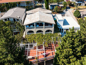 House with Restaurant and Apartments in Sutomore, Montenegro