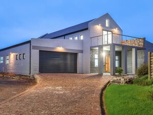 Beautiful New House for Holidays/Family/Retirement ;Stilbaai