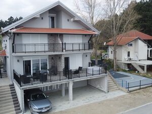 Family house with 5 separate apartments on the very bank of 