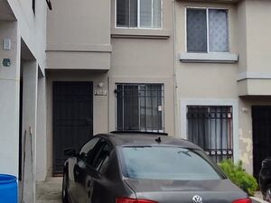 VENTA DE CASA EN DEL CEDRO TIJUANA, CON INFONAVIT.