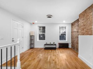 Newly Renovated 1bed/1bath in Douglas Elliman