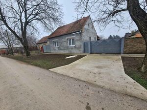 I am selling a renovated house in Kovacica