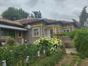 House in good condition in Krasen 18 km to General Toshevo