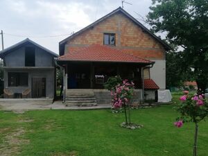 House for sale Mladenovac-Medjuluzje