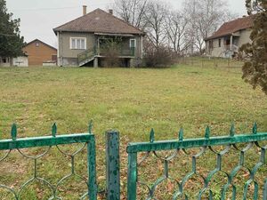 I am selling two houses in Vrbovna-Lazarevac