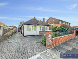 Detached Bungalow  Twickenham,  Greater London TW2 6DG