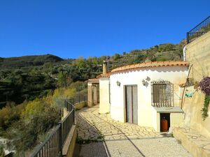 Small Cortijo in Quiet Area