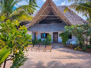 Zanzibar Beachfront Villa - Kiwengwa Region | 3 Bedrooms