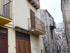 sh 828 town house, Caccamo, Sicily