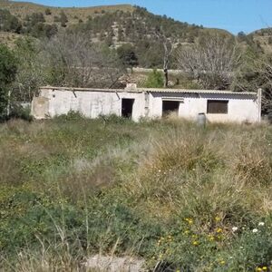 Old farm dwelling with planning permission. FSF01