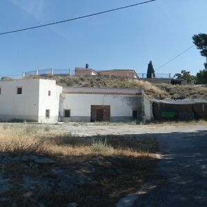 Large cave house close to the lake. JLLC010