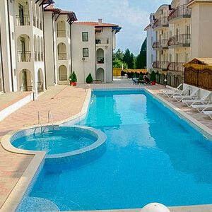 Pool view 2-bedroom apartment in Old House, St. Vlas