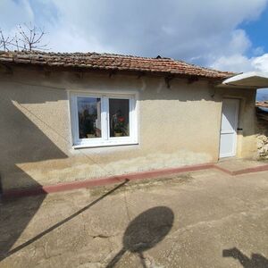 Rural 2 bed house with house for guests with а big plot of l