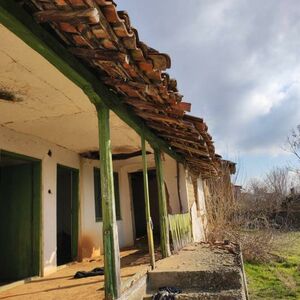 PANORAMA THE DAM OF TICHA, Old one-Storey House with large r