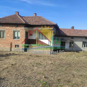 One-Storey house in very good condition, attached summer kit