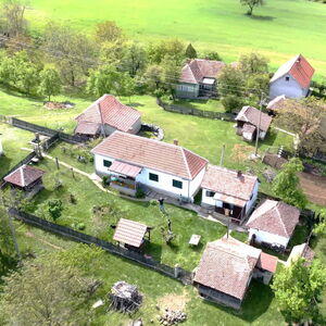 Family estate in the hamlet of Robaje-Mionica