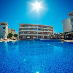 2 Bed apartment in Nessebar Fort Sunny Beach 500m from beach