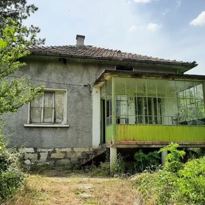 An old house with spacious yard and quiet rural location