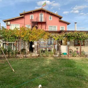 Three -story spacious house 6 km from Balchik