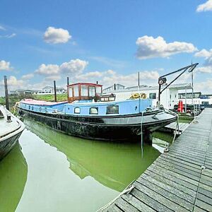 Residential Cruising Barge - Verandering  £149,000