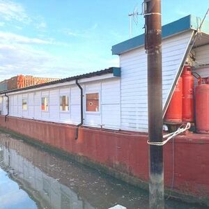 Characterful Houseboat - Tantalus £135,000