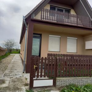 Renovated Single Family Home Close To Lake Balaton