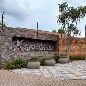 STUNNING TOWNHOUSE IN CENTURION - INCREDIBLE INVESTMENT