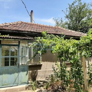 CHEAP BULGARIAN house on the Danube river, Vratsa region