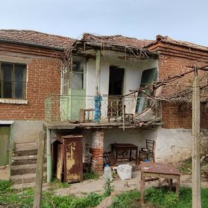 Two-storey house for sale in the village of Melnitsa