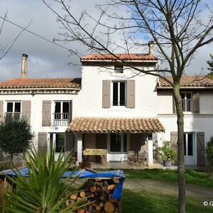 Farmhouse with 3 gites + pool on 16 hectare estate