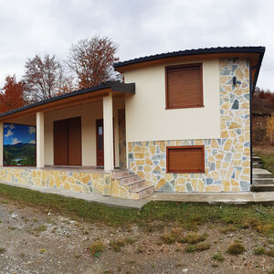 New house with a picturesque view in Kolasin