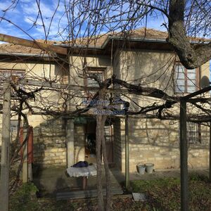 Bulgarian house for sale 50km from Veliko Tarnovo near lake