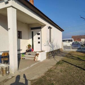 I am selling a house in Sefkerin, 200m2