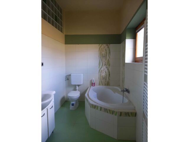 Bathroom2