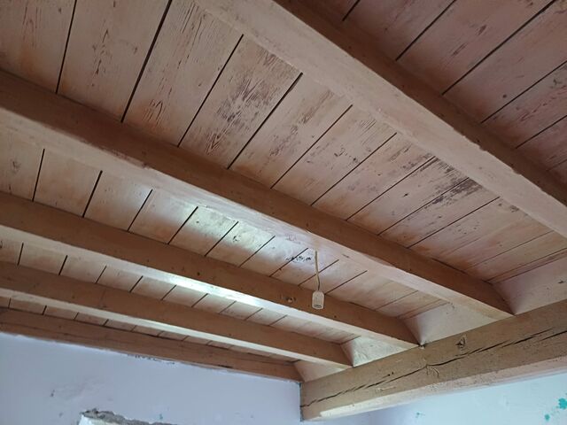 ceiling wooden beams 